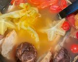 A picture of step 2 of Bún khế chả cá.