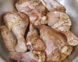 Foto langkah ke 3 dari resep Filipino Chicken Adobo.