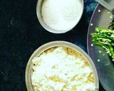 A picture of step 2 of Onion pakoda.
