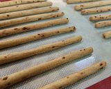 Foto del paso 3 de la receta: 🧄🧅Grisines de harina de garbanzos saborizados con ajo y cebolla 🧅 #Singluten 🧅🧄