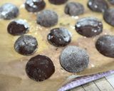 Rumos csokigolyók halloween köntösben 💀🧡🔥 recept fázis 3 fotója