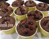Foto langkah ke 7 dari resep Choco Banana Cupcake moist.