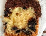 Foto del paso 11 de la receta: Budín marmolado con chips de chocolate y cobertura de chocolate con coco 😏