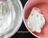 Foto langkah ke 3 dari resep Ogura Cake Strawberry Yoghurt Cottony Cake with Fresh Strawberry.