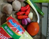 Foto langkah ke 1 dari resep 12. Indomie Tek-tek Kuah Nyemek Pedes Nampol.