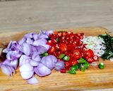 Foto langkah ke 1 dari resep Tongkol suwir telur dadar sambal matah.
