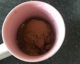 A picture of step 3 of 2 minutes chocolate cake.