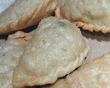 Foto langkah ke 17 dari resep Pastel Kentang Wortel Daun Bawang.