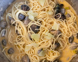 Foto del paso 9 de la receta: Espaguetis Caldosos Diverxo (almejas, coco, piparras, lima)
