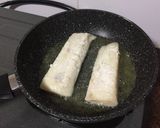 Foto langkah ke 4 dari resep Pan-fried Lemon Butter Gindara 🐟.
