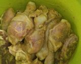 Foto langkah ke 2 dari resep Ayam Goreng Kuning.
