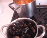 Foto del paso 2 de la receta: Pasta de tiburones, moluscos y gambas