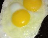 A picture of step 1 of Half Fry  Egg.
