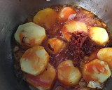 Foto del paso 4 de la receta: Bacalao con pimiento choricero, patatas y fideos