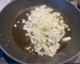Foto del paso 1 de la receta: Macarrones con salchichas