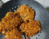 Foto langkah ke 5 dari resep Bakwan Jagung Kriuk.