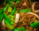 Hình bước làm 6 của món Thịt bò xào ớt chuông và nấm đông cô