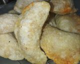 Foto langkah ke 4 dari resep 31. Cireng isi ayam suwir pedas.