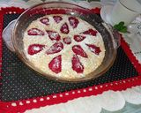 Foto del paso 5 de la receta: Pastel de frutillas fácil - frutillas en flor 🍰🌸