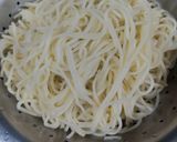 A picture of step 2 of Nepali Soup Thupka.