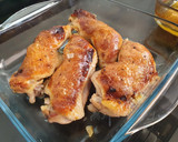 Foto del paso 4 de la receta: Contramuslos de pollo al horno en salsa cremosa de limón, ajo y mantequilla