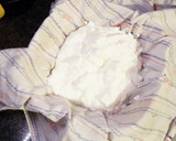 Foto del paso 1 de la receta: Queso Crema de Yogur con Nueces y Azafrán