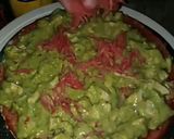 A picture of step 3 of Green chicken sandwich cake.