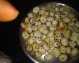 A picture of step 1 of Yakult Makhana Raita.
