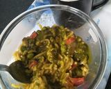 A picture of step 2 of Palak paneer gravy maggi.