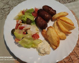 Foto del paso 4 de la receta: Butifarra con patatas, salsa deluxe y ensalada