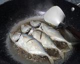 Foto langkah ke 1 dari resep Ikan Kembung Balado.