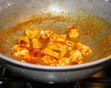 A picture of step 7 of LEHSUNI PANEER gravy.