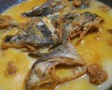 Foto langkah ke 5 dari resep Ikan mas arsik simpel.