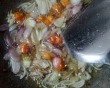 Foto langkah ke 3 dari resep Oseng labu siam teri pedas.