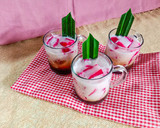 Foto langkah ke 7 dari resep Es Selendang Mayang Merah Putih.
