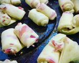 Foto del paso 4 de la receta: Cuernitos de mortadela y ajo