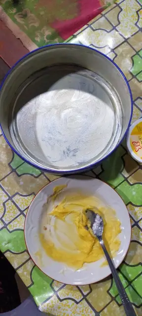 Langkah-langkah untuk membuat Resep Bolu kukus pandan santan 2 telur