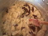 Salsa de coliflor con arroz y pimentones salteados