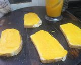 Foto del paso 1 de la receta: Pan de molde untado de mayonesa de zanahoria con embutidos variados