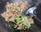 Foto langkah ke 3 dari resep Nasi Goreng Solaria.