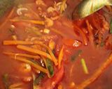 Foto langkah ke 4 dari resep Jjamppong 짬뽕 alias Mie Seafood Pedas khas Korea.