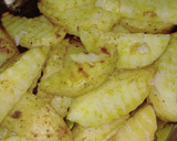 صورة لخطوة 2 من وصفة بطاطس ويدجز مشويه 😋😋😋