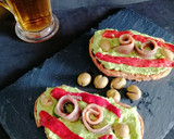Foto del paso 7 de la receta: Tostas de paté de guisantes