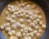 A picture of step 6 of Makhana Curry.