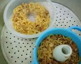 Foto langkah ke 5 dari resep Donat Indomie.