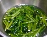 รูปขั้นตอนการทำที่ 1 ของ เส้นหมีหุ่นต้มยำไก่สับ
