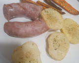 Foto del paso 3 de la receta: Butifarra al horno con patatas y zanahoria
