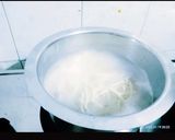 A picture of step 1 of Yummy tasty Chinese bhel.