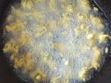 प्याज भाजी पकौड़े (Pyaz Bhaji pakode recipe in hindi0
