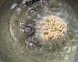 A picture of step 5 of Noodles Coated Cheese Fritters.